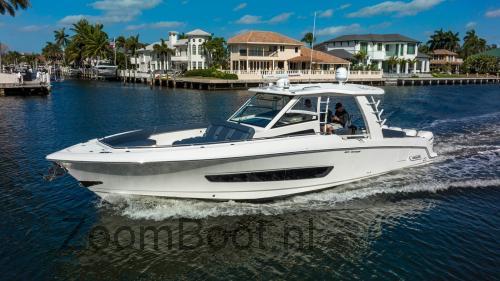 Boston Whaler Outrage 42 specificaties